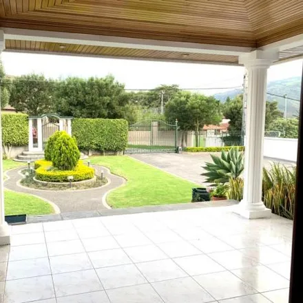 Rent this 5 bed house on unnamed road in 170901, Cumbaya