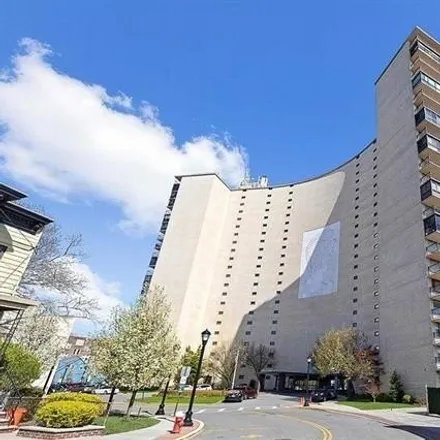 Image 2 - Troy Towers, 380 Mountain Road, Union City, NJ 07087, USA - Apartment for rent