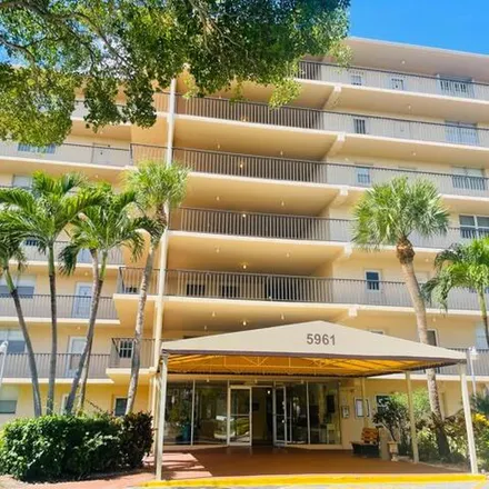 Image 1 - Ocean Breeze Golf & Country Club, Newcastle Street, Caribbean Key, Boca Raton, FL 33487, USA - Apartment for rent