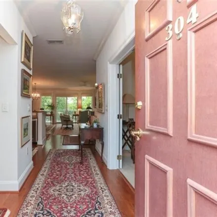 Buy this 2 bed condo on 955 Bolling Avenue in Larchmont, Norfolk