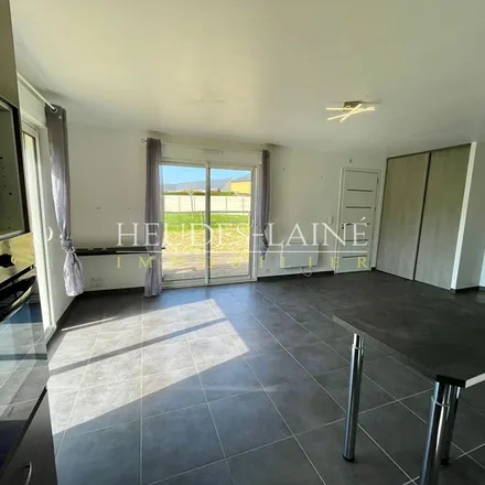 Rent this 1 bed apartment on 64 Avenue du Général de Gaulle in 60300 Senlis, France