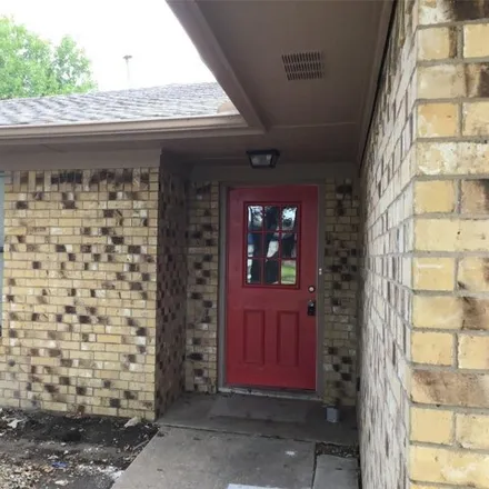 Rent this 3 bed house on 3106 Chaparral Drive in Mineral Heights, Greenville