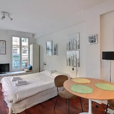 Image 7 - 35 Rue des Lombards, 75001 Paris, France - Apartment for rent