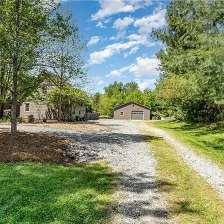 Image 6 - Kearns-Hackett Road, Pleasant Garden, Guilford County, NC 27313, USA - House for sale