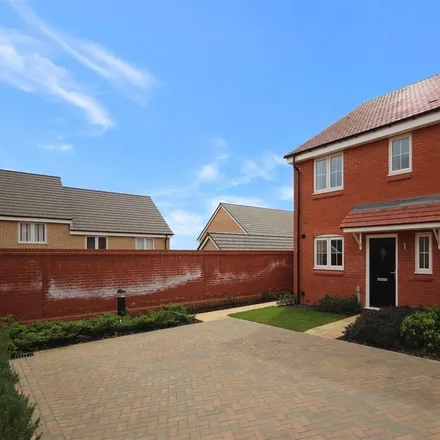 Rent this 3 bed duplex on unnamed road in Wellingborough, NN8 1GL