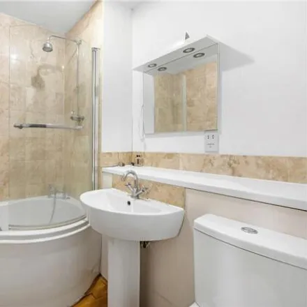 Image 4 - Belgravia Court, Londres, London, Sw1w - Apartment for sale