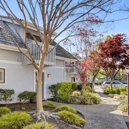 Image 3 - 467 West Meadow Drive, Palo Alto, CA 94306, USA - Townhouse for sale