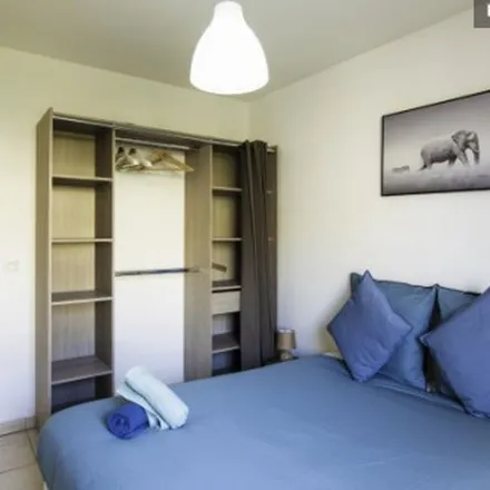 Rent this 4 bed apartment on 4 Place des Emmurées in 76100 Rouen, France