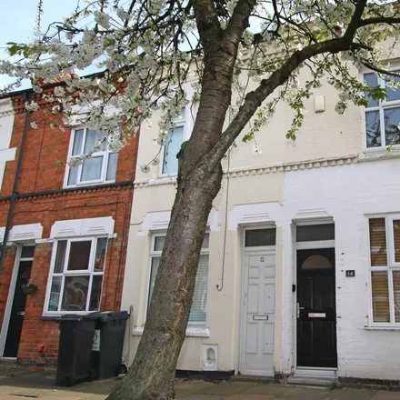 Rent this 2 bed townhouse on Meridian Kitchens & Bathrooms in Oxford Road, Leicester
