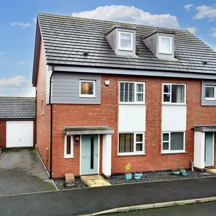 Buy this 4 bed duplex on 10 Summer Crescent in Beeston, NG9 2GX