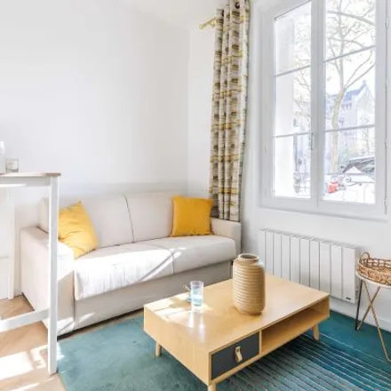 Image 2 - 8 Rue Verderet, 75016 Paris, France - Apartment for rent