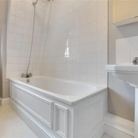 Image 4 - 9 Logan Place, London, W8 6QP, United Kingdom - Apartment for rent