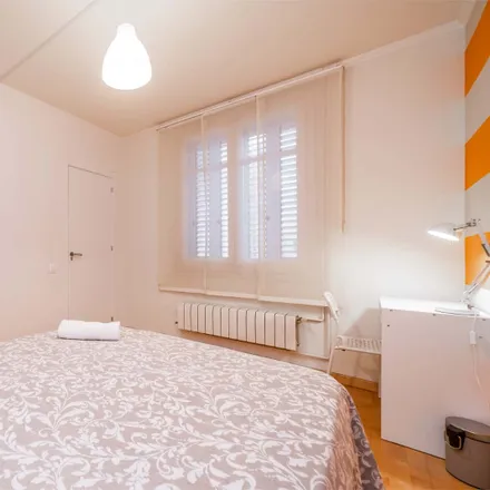 Rent this 4 bed room on Carrer de Bailèn in 206, 08037 Barcelona