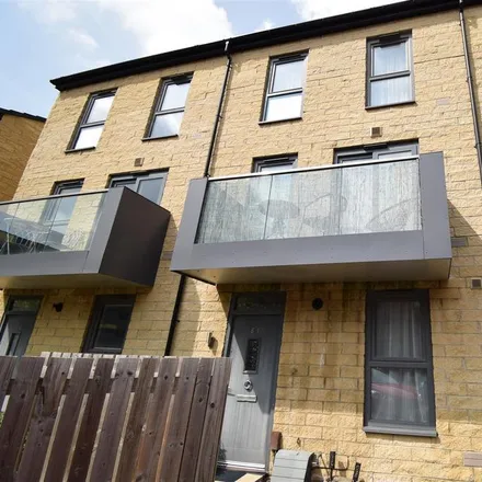 Rent this 2 bed townhouse on Carnforth Avenue in Wakefield, WF1 2GE