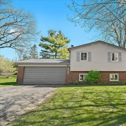 Buy this 3 bed house on 4998 Parview Drive in Independence Charter Township, MI 48346