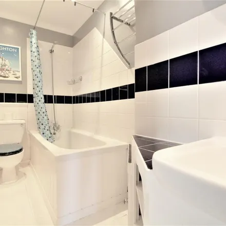 Image 7 - 19 St Aubyns, Hove, BN3 2TJ, United Kingdom - Apartment for rent