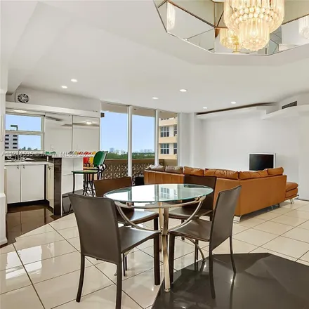 Image 6 - Mimosa, 4747 Collins Avenue, Miami Beach, FL 33140, USA - Condo for rent