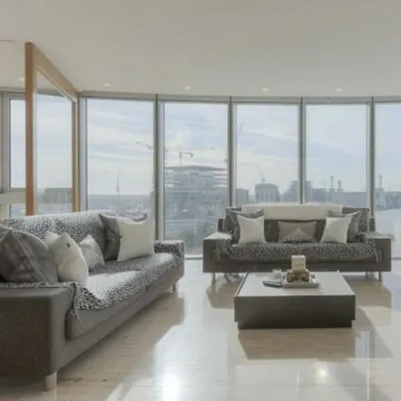 Image 3 - St. George Wharf, London, London, Sw8 - Room for rent