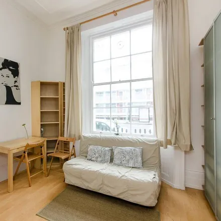 Image 3 - 72 Claverton Street, London, SW1V 3BH, United Kingdom - Apartment for rent