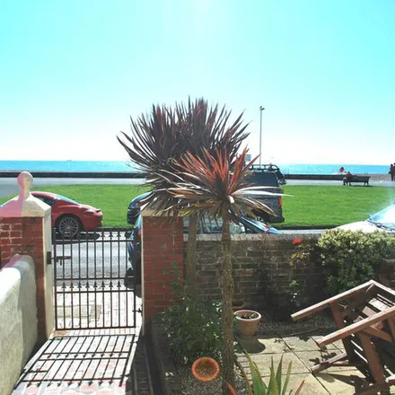 Image 2 - New Parade, Worthing, BN11 2BQ, United Kingdom - Apartment for rent