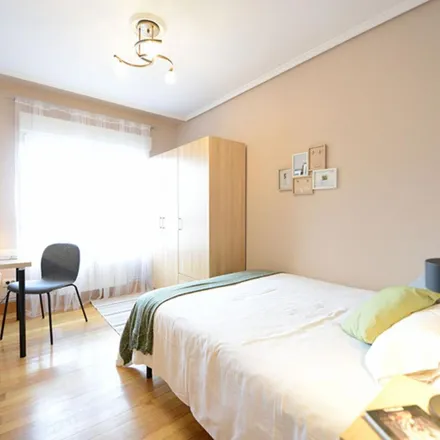 Rent this 3 bed apartment on Fernando Jimenez DYA kidearen kalea in 15, 48004 Bilbao