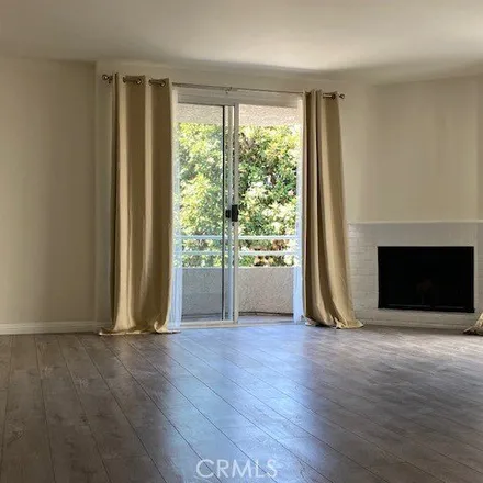 Image 4 - 14966 Moorpark Street, Los Angeles, CA 91403, USA - Townhouse for rent