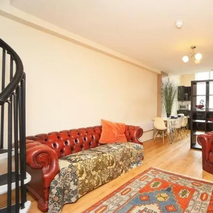 Image 5 - Bungalows and Bears, 50 Division Street, Devonshire, Sheffield, S1 4GF, United Kingdom - Apartment for sale