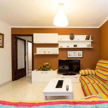 Image 3 - Calle Albareda, 16, 41001 Seville, Spain - Apartment for rent