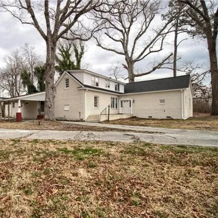 Rent this 3 bed house on 5023 George Washington Memorial Highway in White Marsh, Gloucester County