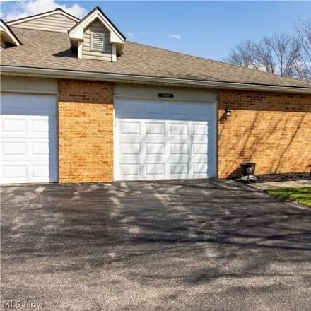 Image 2 - 35213 Greenwich Avenue, North Ridgeville, OH 44039, USA - Condo for sale