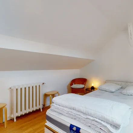 Rent this 1 bed room on 21 rue des Bois in 77300, Fontainebleau