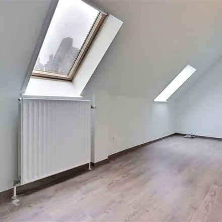 Rent this 2 bed apartment on Rue de la Croix 45 in 5000 Namur, Belgium