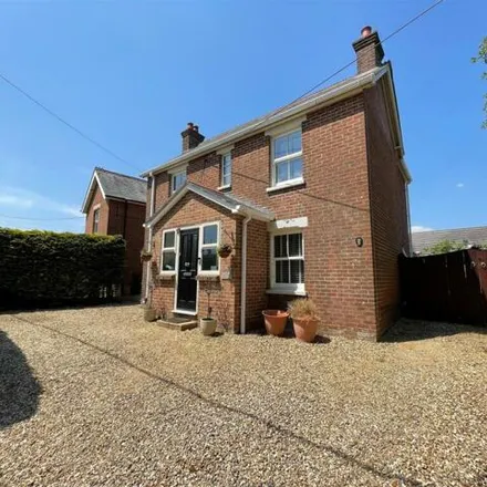 Buy this 4 bed house on Wimborne Road in East End, BH21 3EA