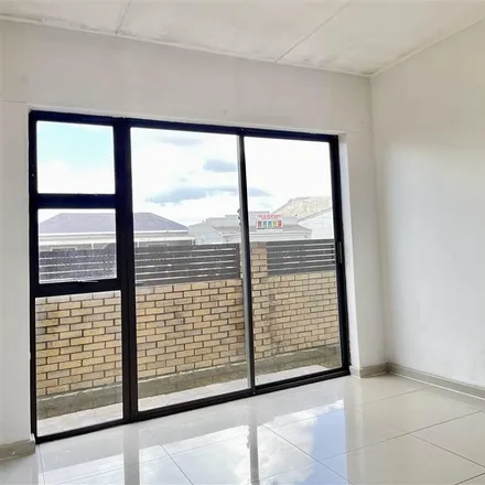 Image 5 - 186 Retreat Rd, Retreat, Cape Town, 7965, South Africa - Apartment for rent