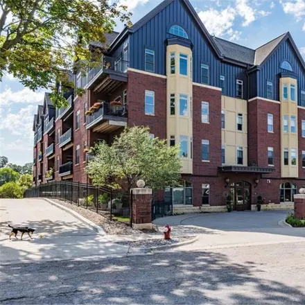 Buy this 2 bed condo on 301 Clifton Avenue in Minneapolis, MN 55403