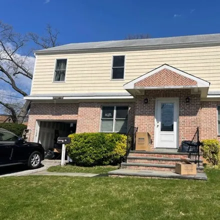 Rent this 4 bed house on 28 Purdue Road in City of Glen Cove, NY 11542