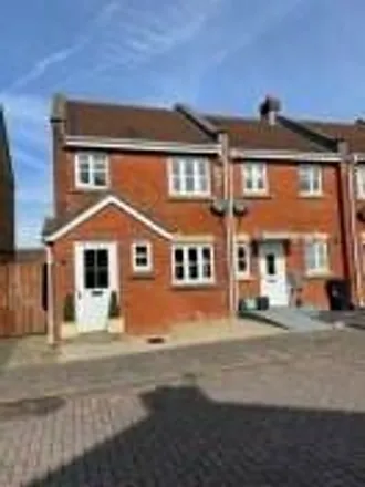 Buy this 3 bed duplex on Oaktree Place in West Wick, BS22 7RY