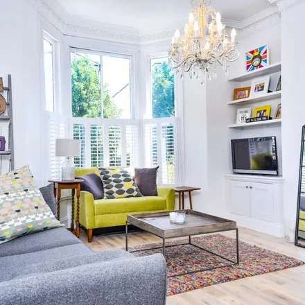 Rent this 1 bed apartment on Park Hall Road in West Dulwich, London