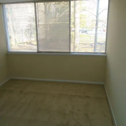 Image 7 - 4410 Briarwood Court North, Annandale, VA 22003, USA - Apartment for rent