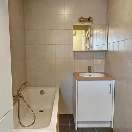 Rent this 3 bed apartment on Puithoekstraat in 9700 Oudenaarde, Belgium