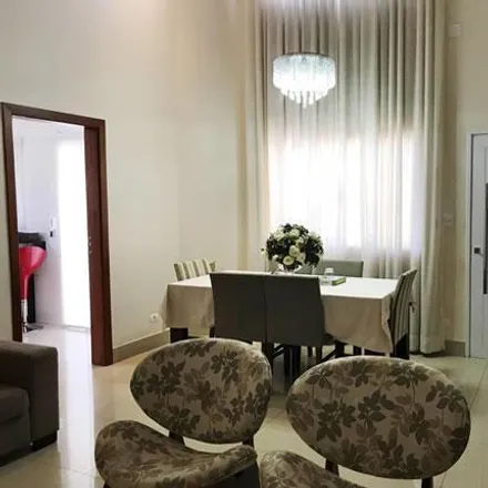 Buy this 3 bed house on Rua Eduardo Frota Salles in Pompéia, Piracicaba - SP