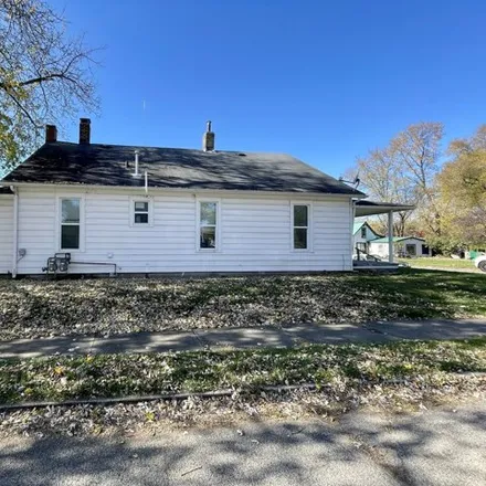 Image 2 - 141 Locust Street, Anderson, IN 46016, USA - House for sale