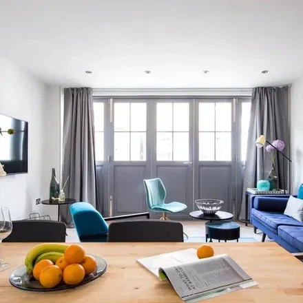 Rent this 3 bed apartment on Wilson House in 38-76 Sussex Gardens, London