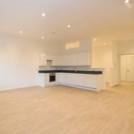 Image 3 - Riverbank Way, London, TW8 9ZD, United Kingdom - Apartment for rent