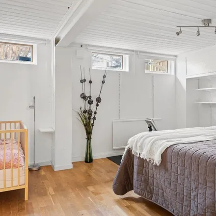 Rent this 4 bed house on Rönninge in Garnuddsvägen, 144 62 Salems kommun