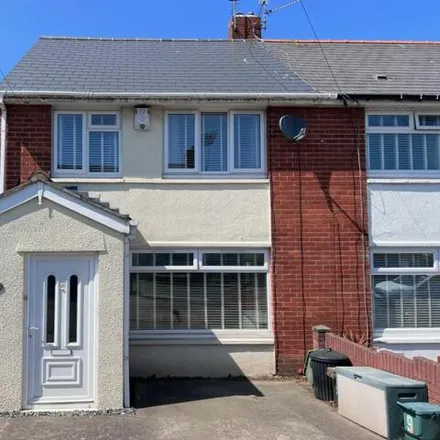Buy this 3 bed duplex on Barry Road in Barry, CF62 9BG