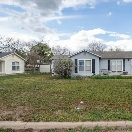 Buy this 2 bed house on 1548 Martin Street in San Angelo, TX 76901