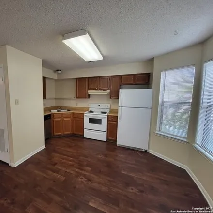 Image 5 - Queens Castle Drive, San Antonio, TX 78218, USA - Apartment for rent