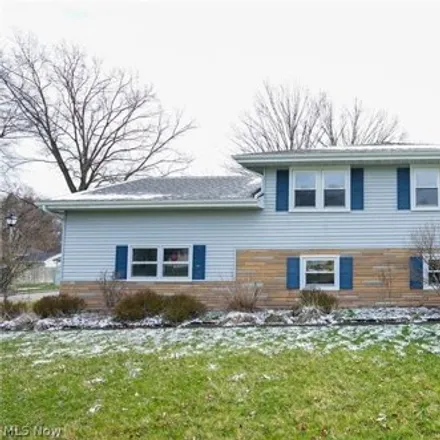 Buy this 3 bed house on 1401 Fredricksburg Drive in Boardman, OH 44512