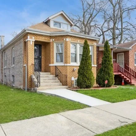 Buy this 4 bed house on 1218 West 98th Street in Chicago, IL 60643